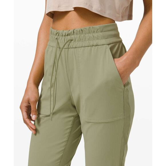 Lululemon Beyond the Studio Jogger Lightweight Stretch Green Women's Size 4 2021 - Picture 9 of 12